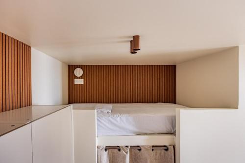 Montmartre-Bail Mobilité-Studio-2 people-Renovated