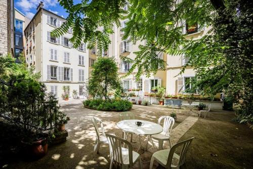 Montmartre-Bail Mobilité-Studio-2 people-Renovated