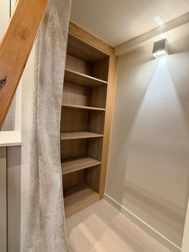 Montmartre-Bail Mobilité-Studio-2 people-Renovated
