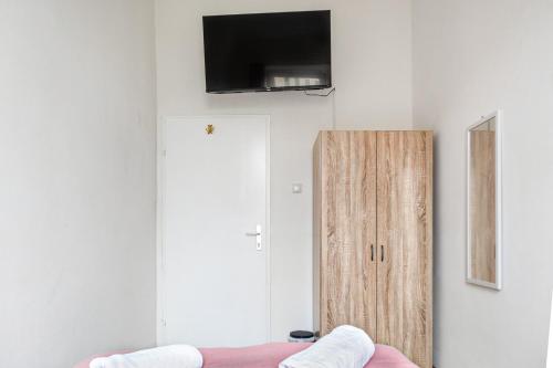 Huge 6BR Group Apartment 15 Mins to Vienna Center