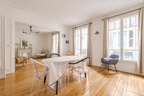 Le Talleyrand - Hypercentre - 10 voyageurs