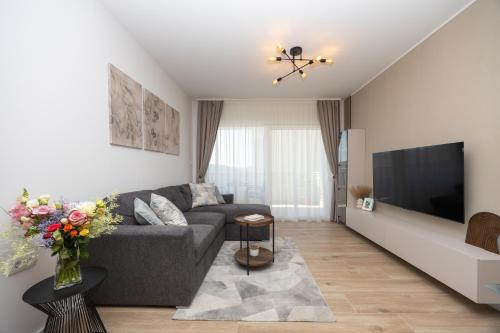 Genio New Apartment with Balcony & 2 Free Parking Spaces