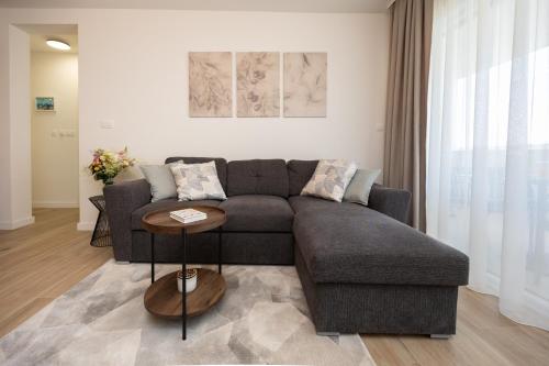 Genio New Apartment with Balcony & 2 Free Parking Spaces