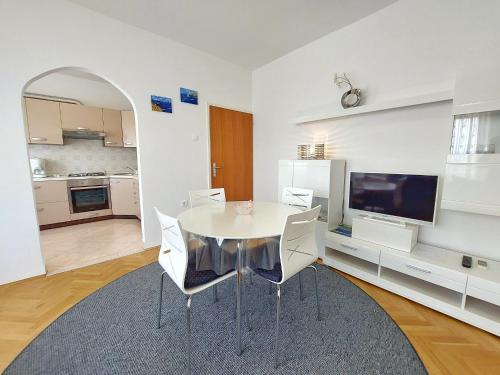 Apartment Marohnić