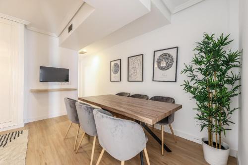 Magnificos Apartamentos Reformados junto al Metro de Tirso de Molina