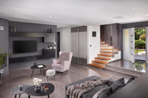 Villa Terra with Pool & Sauna near Rabac