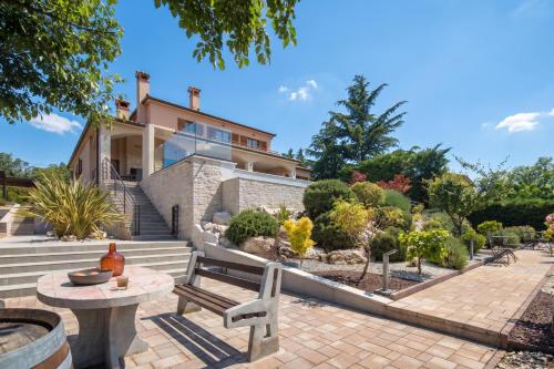 Villa Terra with Pool & Sauna near Rabac