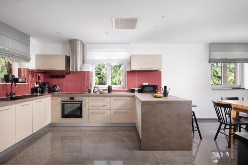 Villa Terra with Pool & Sauna near Rabac