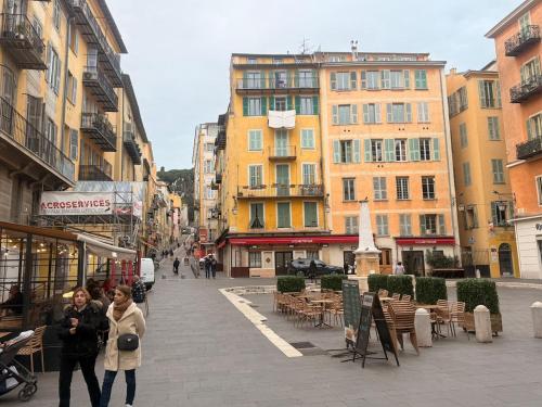 Place Rossetti, Heart of Vieux-Nice, View Light AC