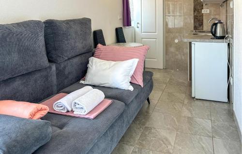 Lovely Apartment In Rogoznica With Wifi
