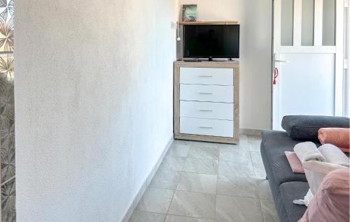 Lovely Apartment In Rogoznica With Wifi