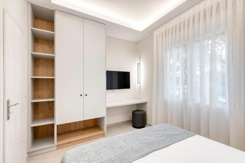 Elegant Apartment Just 100m from Neos Kosmos Metro