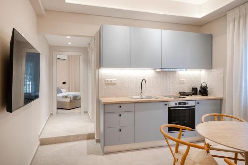 Modern Urban Stay 100 m from Neos Kosmos Metro