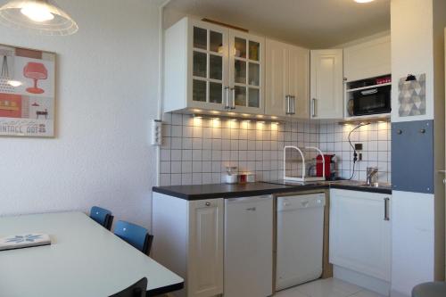 Résidence Creux De L Ours A - BEL APPARTEMENT RENOVE, PROCHE DES COMMERCES, SKIS AUX PIEDS MAE-7401