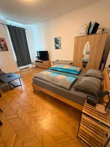Cozy Apartments in Central Location with Free Parking
