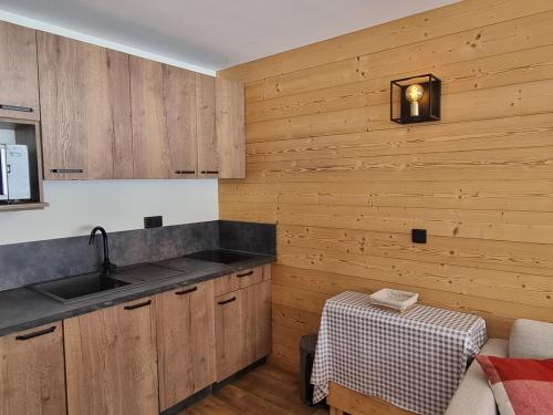 Studio confortable au pied des pistes avec TV à Plagne Centre