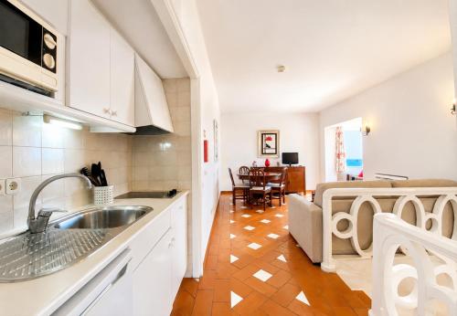DUPLEX COM VISTA MAR E SOLARIO PRIVATIVO 5p