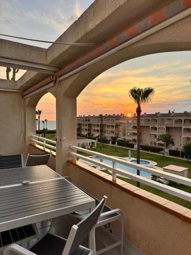 Ático en Urb Bahía de Dénia sin ascensor de Vacaciones Mar por Medio