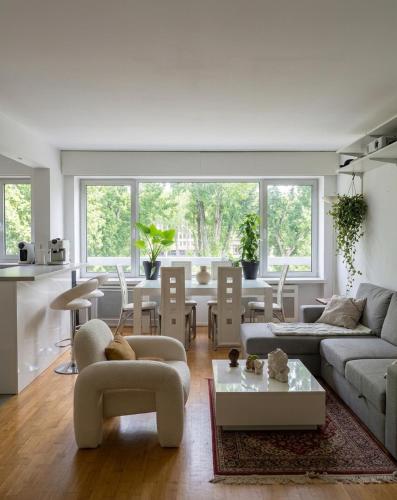 Live like a Parisian view