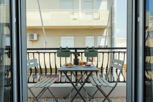 3BR Old Town Retreat - 2min Walk to Sea