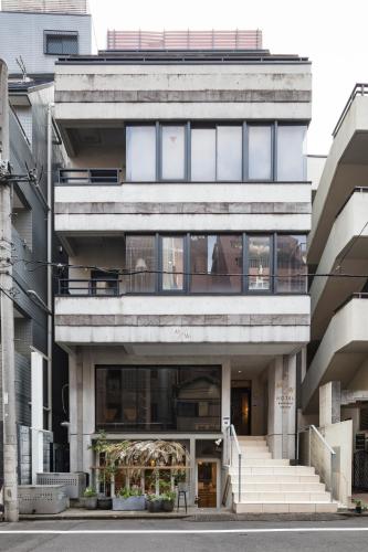 M/W HOTEL