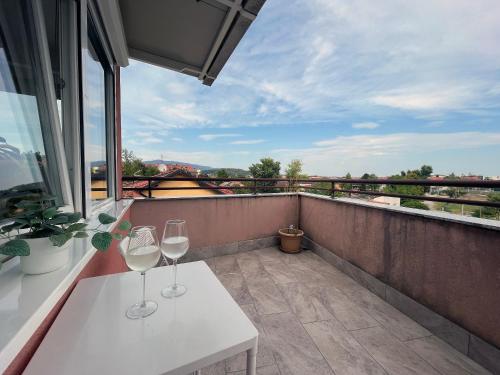 Val Boutique Apartment Terrace & Free Parking