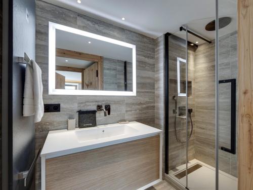 Duplex alpin 120 m², 4 chambres, cheminée à Val d'Isère