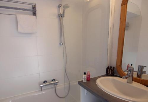 Résidence Reine Blanche - APPARTEMENT CHARMANT ET BIEN EQUIPE POUR 4 PERSONNES ENTREE DE STATION MAE-7702