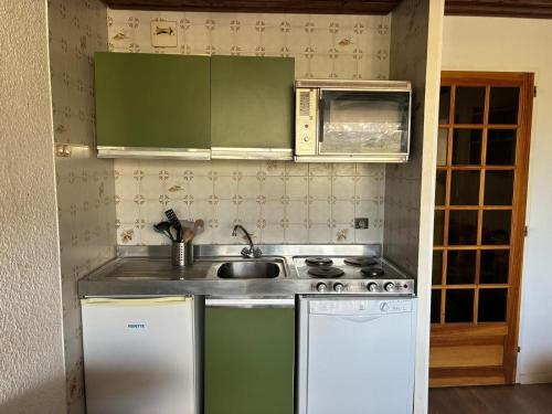 Résidence Serac - IDEALEMENT SITUE ET BIEN EXPOSE 2 PIECES CABINE POUR 4 PERSONNES MAE-7712