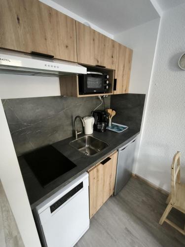 Résidence Roche Blanche - STUDIO 2 PERSONNES EN PLEIN CENTRE DE LA STATION MAE-7794
