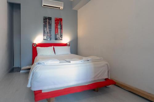 Acropolis view, near Monastiraki 2br 2 bathrooms RED