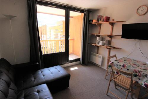 Résidence Roche Blanche - STUDIO POUR 2 PERSONNES AVEC BALCON EXPOSE SUD OUEST EN CENTRE STATION MAE-7811