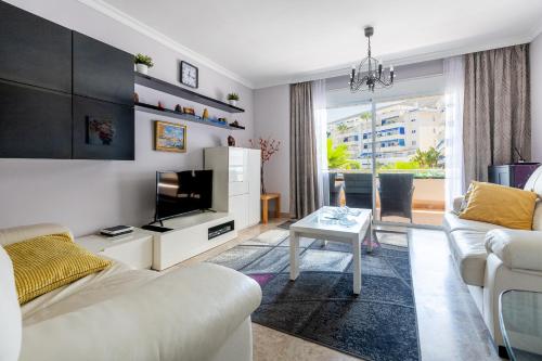 Los Cristianos 2 bedroom quiet complex 200 meters from the ocean