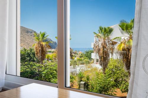 Los Cristianos 2 bedroom quiet complex 200 meters from the ocean