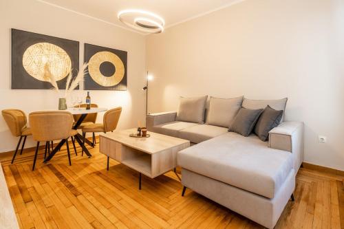 Modern 2BR, 1 step from Vibrant Psirri
