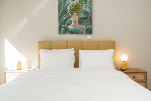 Modern 2BR, 1 step from Vibrant Psirri
