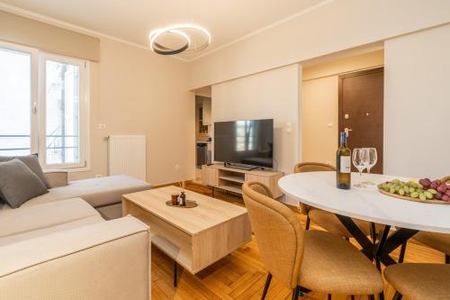 Modern 2BR, 1 step from Vibrant Psirri