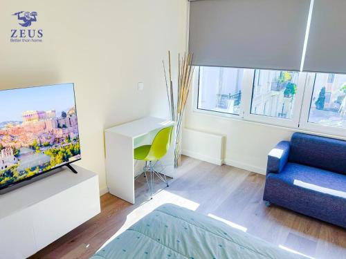 Cozy Plaka City Centre suite