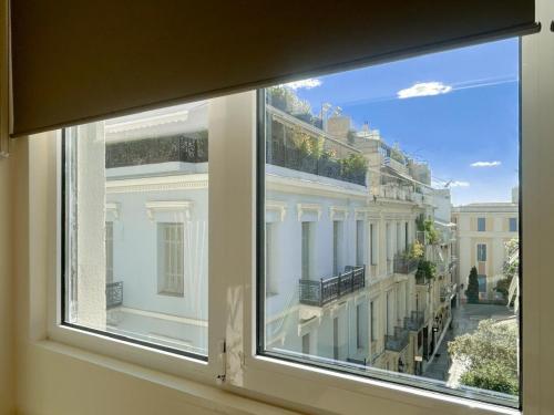 Cozy Plaka City Centre suite
