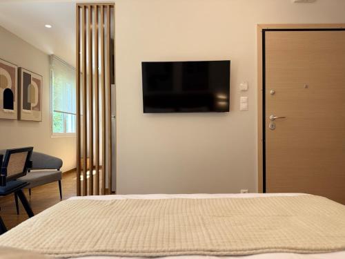 Chic Studio Apartment next to Agiou Georgiou square