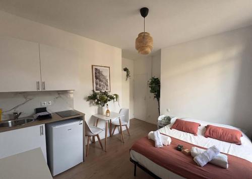 New 912 Suite Camille Cosy Apartment Paris Center