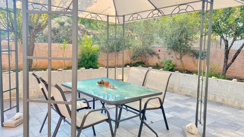 LUX ONE The Ioannina Residence