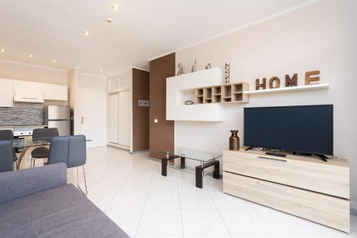 Home2Book Apart with Terrace & Pool in Costa Adeje