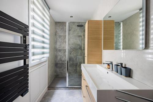 New-Premium-Nation-Bastilles-Large 2-room apartment