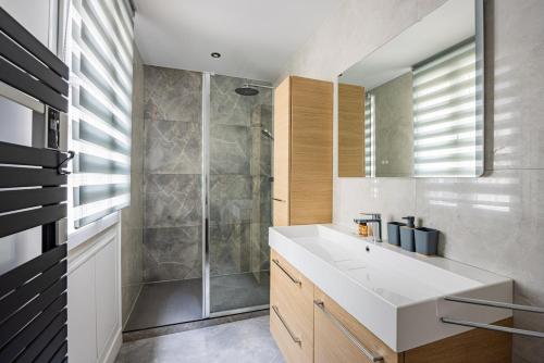 New-Premium-Nation-Bastilles-Large 2-room apartment