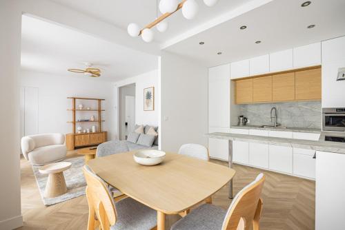 New-Premium-Nation-Bastilles-Large 2-room apartment