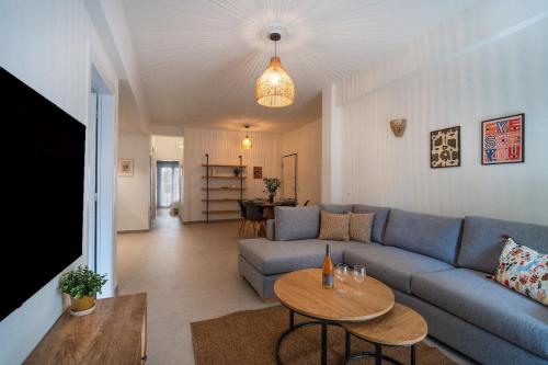 Modern & Spacious 3BR and 3 Baths Apartment