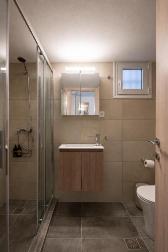 Bright Apartment with Spacious Balcony in Pagkrati