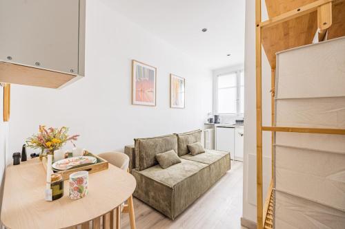Porte Dauphine - Studio Apartment