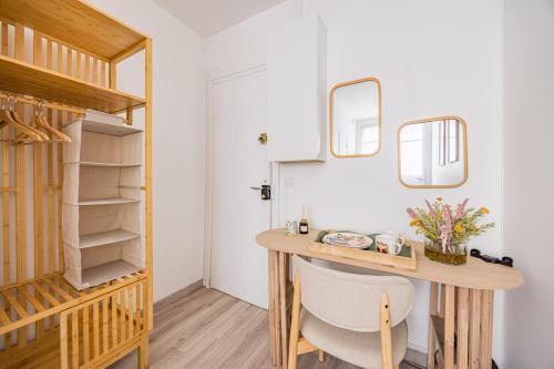 Porte Dauphine - Studio Apartment